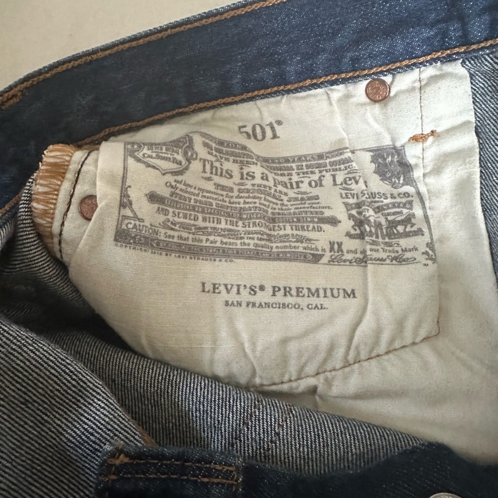 Levi’s shorts - Picture 2 of 4